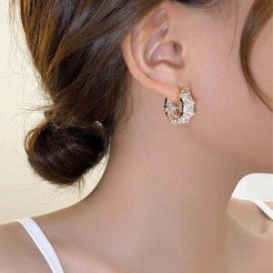 Minimalist Fashion Ear Hoops Design